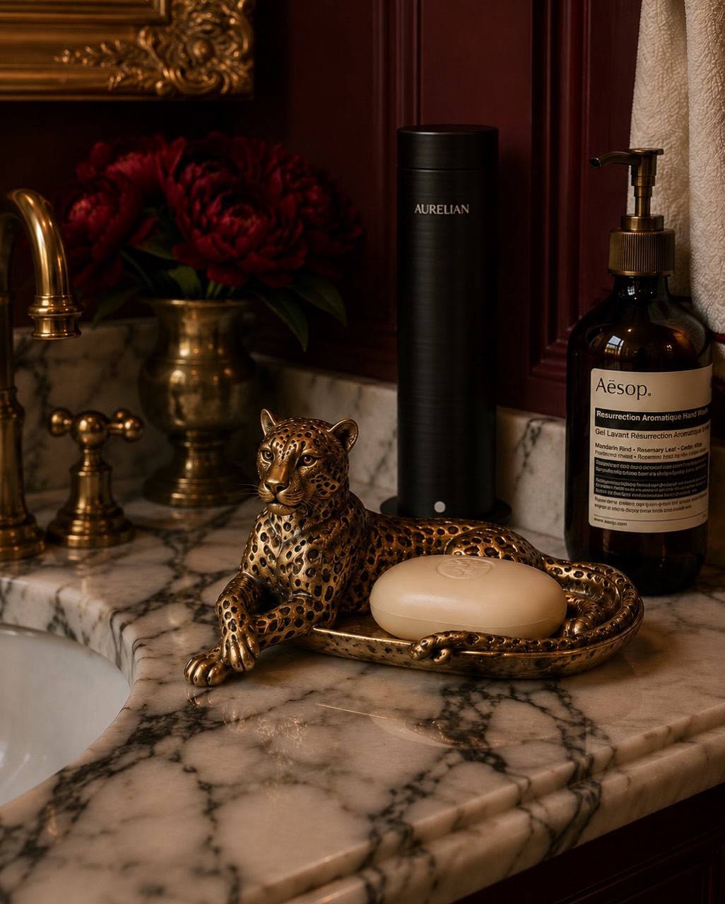 Aurelian Aroma geurdiffuser in een luxe badkamer
